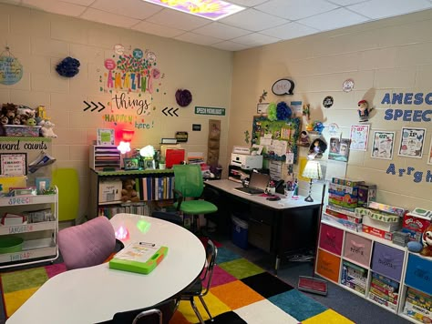 Rbt Room Ideas, Speech Therapy Home Office, Speech Therapy School Room, Small Speech Room, Cute Speech Therapy Rooms, Speech Therapy Office Organization, Speech Pathology Office, Speech Therapist Office, Slp Room Ideas