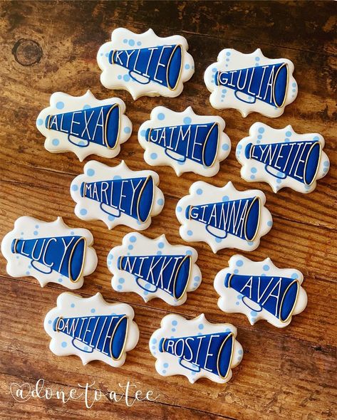 Cheer Themed Cookies, Megaphone Cookies Decorated, Cheer Bake Sale Ideas, Cheer Decorated Cookies, Cheerleading Cookies Decorated, Cheer Sugar Cookies, Cheerleader Cookies Decorated, Cheerleader Cookies, Cheerleading Cookies