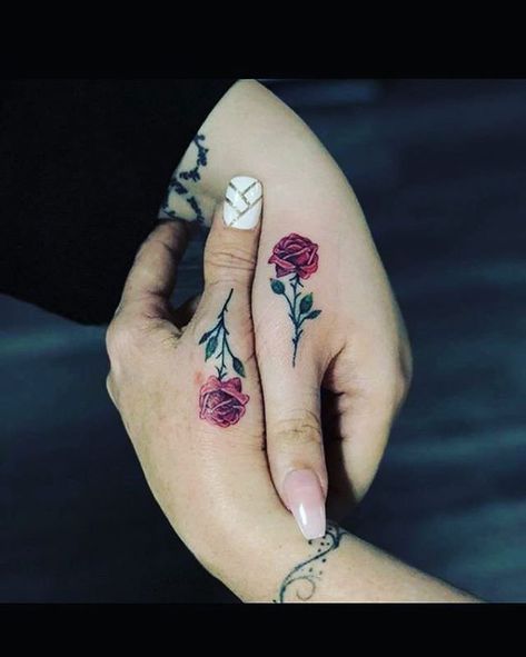 Beautiful Roses Cousin Tattoos, Tattoo Placements, Matching Best Friend Tattoos, Bestie Tattoo, Bff Tattoos, Friendship Tattoos, Mother Daughter Tattoos, Best Friend Tattoos, Tattoos For Daughters