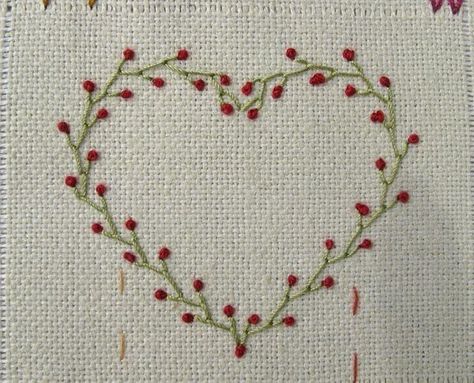 Embroidery Heart Pattern, Embroidery Heart, Embroidery Hearts, Feather Stitch, Needle Crafts, Pola Sulam, Beading Ideas, Simple Embroidery, Silk Ribbon Embroidery