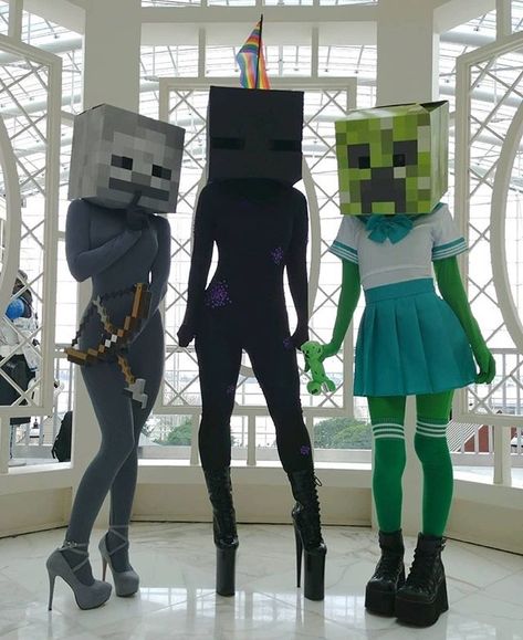 credit: @tricksterkarkat #Minecraft #gamecosplay #game #amazingcosplay #cosplaygirl #cosplayer #cosplay #cosplayboy #Minecraftcosplay #Zombiepigman Minecraft Halloween Costume, Creeper Costume, Mobs Minecraft, Minecraft Outfits, Memes Minecraft, Minecraft Costumes, Minecraft Images, Finding A Girlfriend, Creeper Minecraft