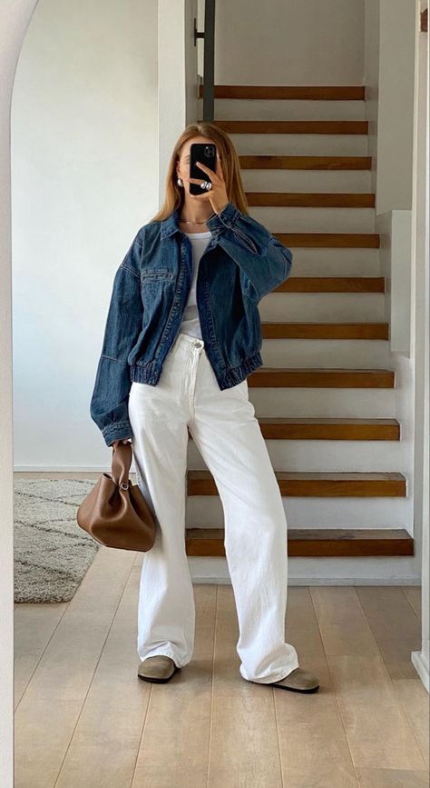 Spring Outfits Cardigans, White Cropped Jeans Outfit Summer, Very Casual Winter Outfits, Cream Crop Jeans Outfit, Cream Denim Outfit, White Jeans Winter Outfit Casual, White Utility Pants Outfit, Nancy Myers Outfits, White Linen Pants Outfit Fall