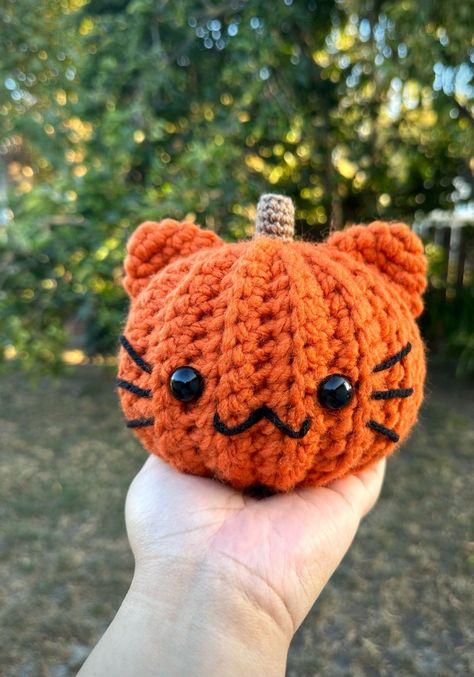 #HalloweenCrafts #DIYHalloween #SpookySeason #HalloweenDecor #CraftyHalloween #HalloweenInspiration #KidsHalloweenCrafts #HalloweenIdeas #CraftTime #HalloweenFun #PumpkinCrafts #HalloweenDecorations #SpookyCrafts #CreativeHalloween #HalloweenDIY #HalloweenArt #CraftingForHalloween #HalloweenProjects #FestiveCrafts #TrickOrTreatCrafts #crochet #halloweencrochet #cat #catcraft November Crochet Ideas, Halloween Cat Crochet, Crochet Cat Halloween, Pumpkin Cat Crochet Pattern, Cat Halloween Crochet, Pumpkin Kitty Crochet Pattern, Orange Cat Crochet, Halloween Cat Amigurumi, Halloween Ghost Cat Amigurumi