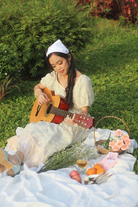 Theme For Debut Photoshoot, Cottage Core Debut Theme, Picnic Debut Photoshoot, Paper Umbrella Photoshoot, Debut Photoshoot Theme Ideas, Cottage Core Aesthetic Photoshoot, Cottagecore Photoshoot Aesthetic, Picnic Themed Photoshoot, Theme For Photoshoot Ideas