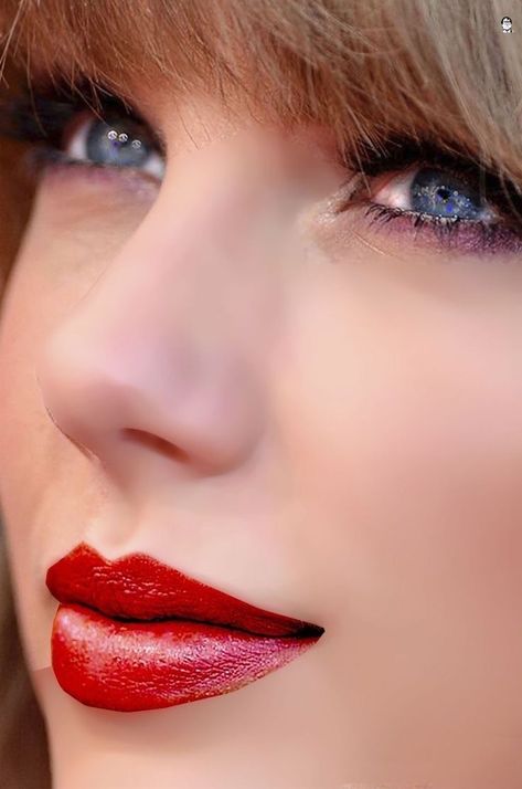 Hairstyles Taylor Swift, Taylor Swift Red Lipstick, Taylor Swift Hairstyles, Taylor Swift Bangs, Taylor Swift Eyes, Red Carpet Hairstyles, Demon Horse, Shine Makeup, Taylor Swift Makeup