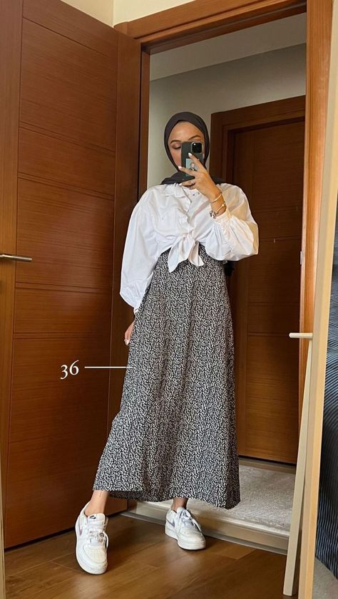 Hijab Style Summer, Hijab Outfit Summer, Denim Diy Clothes, Hijab Fashion Summer, Hijabista Fashion, Estilo Hijab, Modest Casual Outfits, Stile Hijab, Muslim Outfits Casual