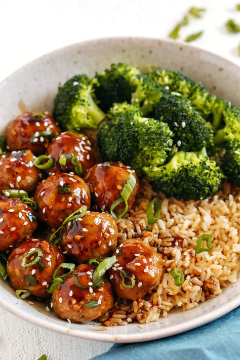 Asian Glazed Turkey Meatballs - Eat Yourself Skinny Meatballs And Veggies, Glazed Turkey Meatballs, Meatballs Asian, Asian Turkey Meatballs, Asian Turkey, Glazed Turkey, Ground Turkey Meatballs, Food Vibes, Turkey Meatball