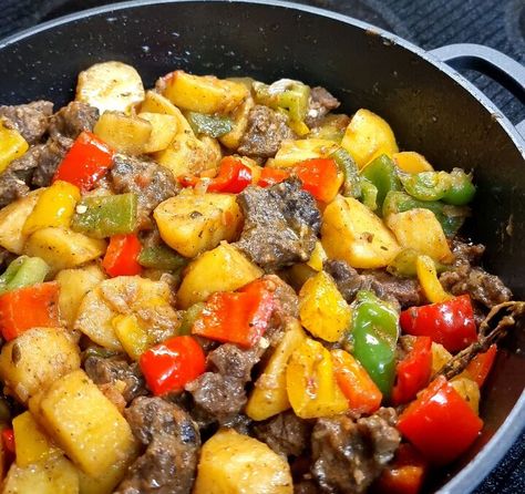 Beef With Potatoes And Carrots, Stir Fry With Potatoes, Potato Stir Fry Recipes, Potato And Peppers Recipes, Sweet Potato Stir Fry Recipes, Beef And Peppers, Stir Fry Potatoes, Potato Stir Fry, Chicken Zucchini Casserole