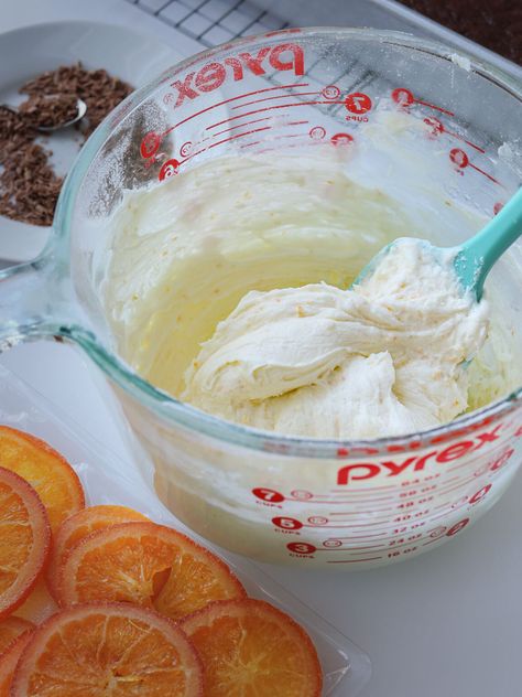 Making homemade frosting and icings can be a game-changer for your baked goods. Who knew that something so simple like this Orange Buttercream Frosting could be such a boon to your baking? With only five ingredients, this Orange Buttercream Frosting recipe mixes up quickly and easily, perfect for layer cake, cupcakes, or a favorite sheet cake recipe, like Chocolate Orange Cake. Orange Cream Frosting, Orange Cake With Orange Frosting, Orange Flavored Frosting, Orange Buttercream Frosting Recipe, Chocolate Cake Orange Frosting, Chocolate Cream Cheese Icing, Orange Buttercream, Orange Chocolate Cake, Orange Frosting