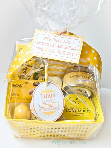 Melly Moments: A Cheer Up "Sunshine" Basket Diy Gift Basket Ideas, Diy Gift Basket, Box Of Sunshine, Gift Ideas For Mom, Diy Gift Baskets, Creative Diy Gifts, Diy Holiday Gifts, Cute Birthday Gift, Get Well Gifts