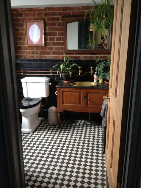 Brick Bathroom Ideas Wall, Moody Brick Bathroom, Black And Brick Bathroom, Tropical Small Bathroom, Exposed Brick Bathroom Ideas, Modern Industrial Bathroom Ideas, Bathroom Exposed Brick, Red Brick Bathroom, Brick In Bathroom