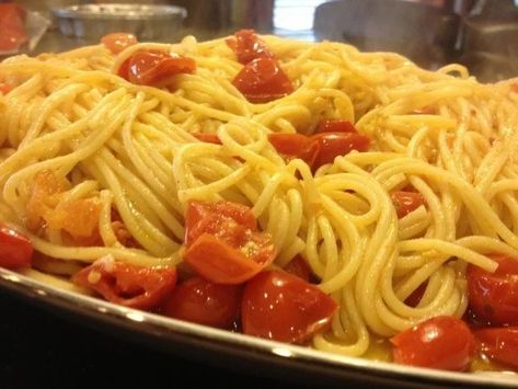 Spaghetti with Grape Tomatoes and Little Kick Tomato Butter, Basil Pasta, Spaghetti Pasta, Always Hungry, Crushed Garlic, Spaghetti Sauce, Grape Tomatoes, Quick Meals, Cherry Tomatoes