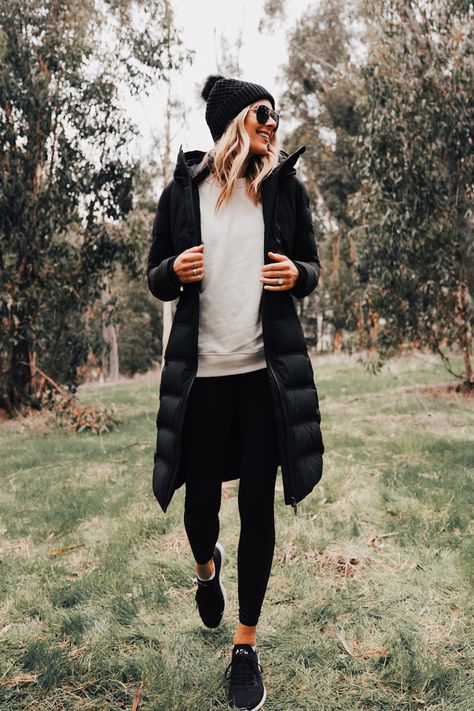 Wander Outfit, Colorado Fashion, Cute Hiking Outfit, Hiking Outfit Spring, Look Boho Chic, Hiking Outfit Women, Lululemon Outfits, Summer Hiking Outfit, Snow Outfit