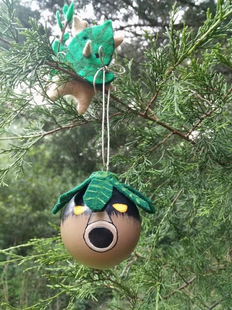 Nerdy Ornaments Diy, Legend Of Zelda Christmas, Zelda Christmas, Zelda Christmas Ornaments, Pokemon Christmas Tree Ornaments, Zelda Ornament, Geek Christmas Ornaments, Christmas Gifts Diy Homemade, Nerdy Christmas