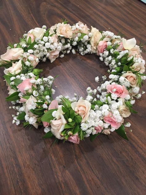 Flower Girl Hair Wreath, Floral Head Wreath, Flower Head Wreaths, Graduation Flowers, Flower Hair Accessories Wedding, Floral Crown Wedding, Bridesmaid Headband, Diy Flower Crown, Wedding Hair Head Piece