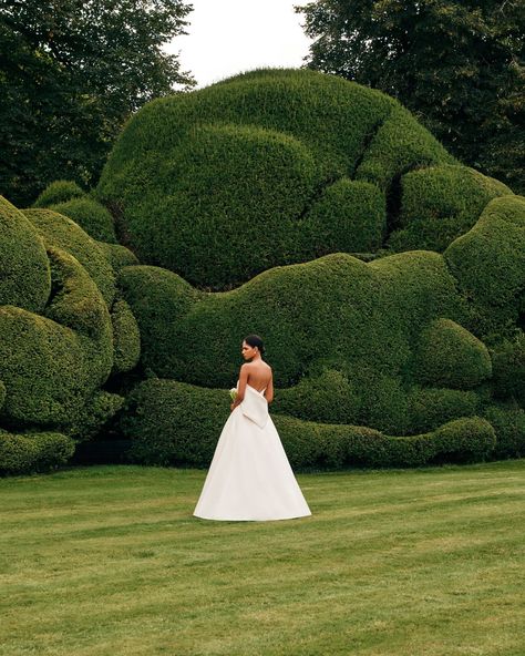 @EmiliaWickstead's new bridal collection is here! For starters, it exudes a reserved romanticism, forgoing sequins and tulle for subdued laces and embroidered Italian jacquard. “I dress a woman who likes elegance, simplicity, and tradition—but still loves it when a sort of twist comes into play,” she says. “You’re the woman wearing the dress, not the dress wearing you,” Wickstead shares from her London atelier. Head to the link in bio to see more details of the collection that channels the ... Strapless Gown, Elegant Bride, Perfect Wedding Dress, Wearing Dress, Guest Dresses, Bridal Collection, Fashion Advice, Wedding Guest Dress, Dress Collection