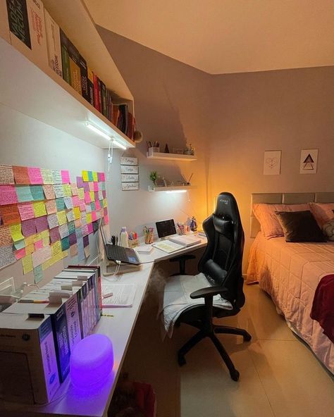 Study Desk Decor, Study Room Design, Pinterest Room Decor, Study Room Decor, Dream House Rooms, Minimalist Room, Dream Room Inspiration, Room Makeover Bedroom, Room Makeover Inspiration