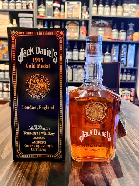 2002 Jack Daniels 1915 Gold Medal London Gold Medal Series (1915) Bottle 5 Released in 2002 In 1915 the Distillery would win its second award in London, and fifth overall. Awarded the Certificate of the Institute of Hygiene, the commemorative bottle celebrating this achievement was released in 2002. Beginning in 1996 and continuing for the next 10 years, the Jack Daniel Distillery released its Gold Medal Series of commemorative bottles. Mcdowell's Whisky, Jack Daniels Black, Jack Daniels Honey Whiskey, Jack Daniels Single Barrel Select, Jack Daniels Bottle, Jack Daniels Distillery, Whisky Drinks, Jack Daniel’s Distillery, Tennessee Whiskey