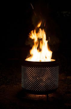 Paver Fire Pit, Cinder Block Fire Pit, Easy Backyard Diy, Old Washing Machine, Outside Fire Pits, Easy Fire Pit, Washing Machine Drum, Rustic Fire Pits, Welding Ideas