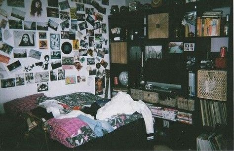 AESTHETIC // A "GUIDE" - Room Decor - Wattpad Room Aesthetic Grunge, Sala Grunge, Grunge Room Ideas, Hipster Room, 90s Room, Grunge Bedroom, Tumblr Bedroom, Hipster Room Decor, Tumblr Rooms