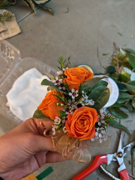 Bright Orange Corsage, Orange And White Boutonniere, Orange And White Corsage, Orange Prom Corsage, Orange Prom Flowers, Orange Prom Bouquet, Orange Corsage And Boutonniere, Orange Prom Couple, Formal Corsage