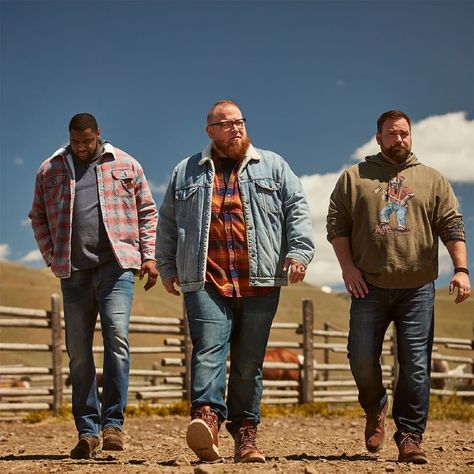 Have you seen DXL’s new fall campaign yet? There's a short and wide model you might recognize in it! Learn all about the campaign and see more pics here: Men Plus Size Fashion, Big Man Style, Plus Size Male Model, Ranch Fashion, Large Men Fashion, Outfits For Big Men, Tall Models, Plus Size Mens Fashion, Plus Size Male