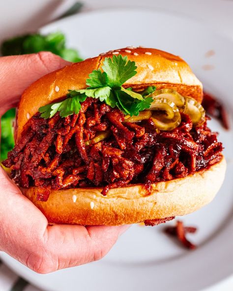 This meaty, smoky BBQ shredded tofu makes a great vegan pulled pork substitute! Ideal for sandwiches, rice bowls and salads, it's the perfect way to bring tofu to grilling season! Shredded Tofu Recipe, Shredded Tofu, Vegan Pulled Pork, Tofu Sandwich, Bbq Tofu, Bbq Sandwich, Tofu Salad, Wfpb Recipes, Grilling Season