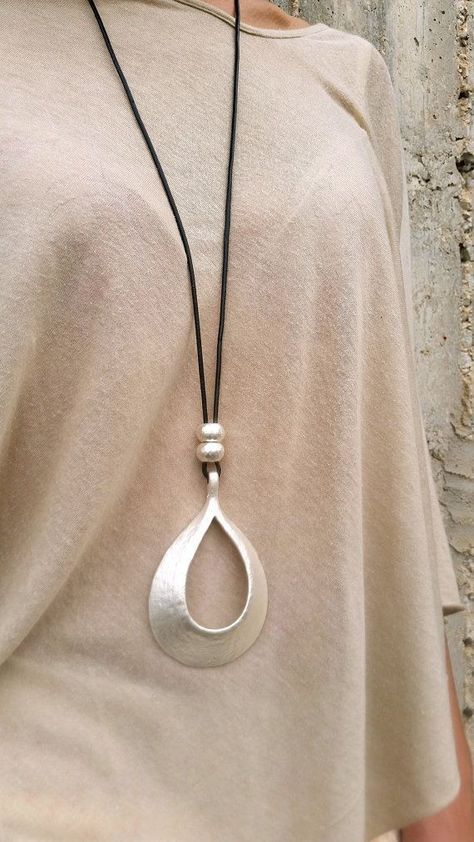 Boho Styl, Black Leather Necklace, Diy Collier, Trendy Jewerly, Silverware Jewelry, Large Necklace, Stylish Necklace, Long Pendant Necklace, A Necklace