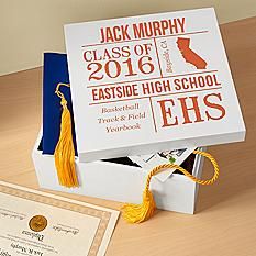 Graduation Box, Graduation Memories, Personalized Keepsake Box, High School Graduation Gifts, Diy Gifts For Mom, The Graduate, Graduation Diy, Diy Teacher Gifts, College Gifts