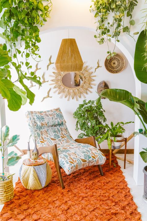 Designer Spotlight Boho Plant Living Room Decor, Jungalow Decor, 1960s Furniture, Justina Blakeney, Jungalow Style, Mid Century Modern Chair, Boho Living Room, Cozy Space, Modern Chairs