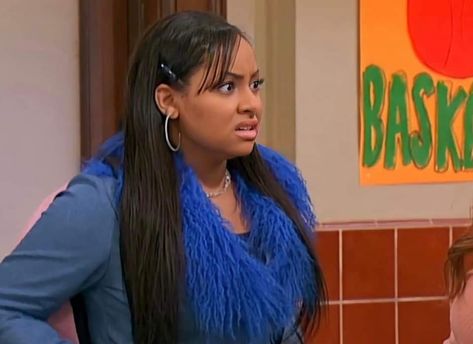 That's So Raven Hairstyles, Raven Baxter Hairstyles, That's So Raven Outfits, Raven Baxter Outfits, Raven Symone 2000s, Celebrities 2000s, Raven Icon, Raven Outfits, Tv Characters Outfits