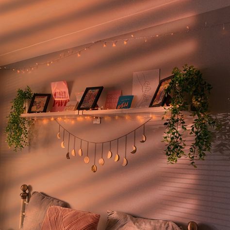 Shelf Plants Bedroom, Shelf On Bedroom Wall, Shelf Ideas For Bedroom Aesthetic, Bedroom Ideas Green And Gold, Shelf Aesthetic Ideas, Bedroom Shelf Inspiration, Shelves Inspo Bedroom, Shelfs For Bedroom Wall, Shelf Inspiration Bedroom