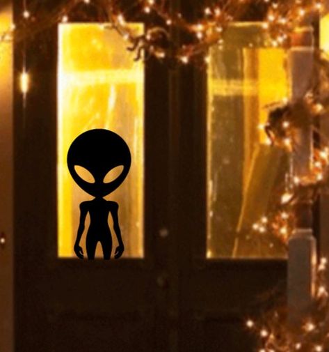 Alien Window Display, Halloween Decorations Window, Aliens Halloween, Creepy Alien, Shadow Window, Halloween Window Display, Light Switch Decal, Switch Decals, Halloween Window Decorations