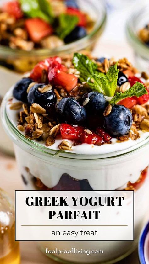 Greek Yogurt Parfait Greek Yogurt Recipes Breakfast, Yogurt Recipes Breakfast, Strawberry Yogurt Parfait, Breakfast Parfait Recipes, Berry Yogurt Parfait, Yoghurt Parfait, Work Breakfast, Yogurt Parfait Recipe, Fruit And Yogurt Parfait