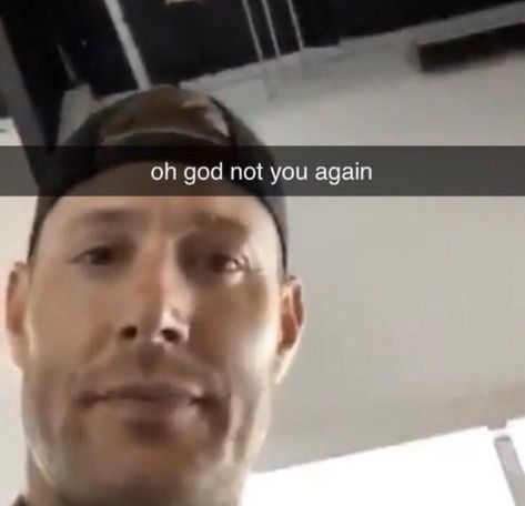 Supernatural Gifs Funny, Supernatural Mood Pics, Jensen Ackles Funny Pictures, Dean Winchester Reaction Pic, Cursed Supernatural Images, Supernatural Snapchat, Spn Memes Funny, Supernatural Reaction Pics, Supernatural Pfp