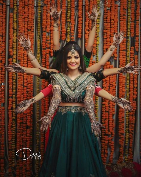 Mehendi Poses, शादी की तस्वीरें, Indian Bride Poses, Indian Bride Photography Poses, Bridesmaid Photoshoot, Indian Wedding Poses, Bride Photos Poses, Indian Wedding Photography Couples, Bridal Photography Poses