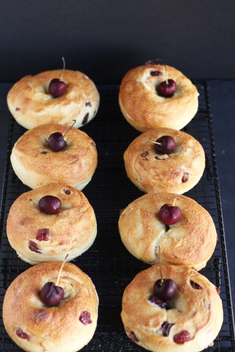 Cherry Vanilla Bagels Baked Breaded Chicken, Bagels Recipe, Roasting Coffee, Bread Dishes, Cherry Vanilla, Homemade Bagels, Best Bread Recipe, Bagel Recipe, Panera Bread