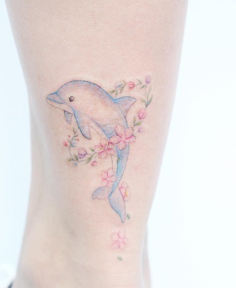 Dolphin Tattoo Meaning, Tattoos Masculinas, Matching Bff Tattoos, Dolphin Tattoo, Earth Tattoo, Dolphins Tattoo, Ocean Tattoos, Kawaii Tattoo, Bff Tattoos