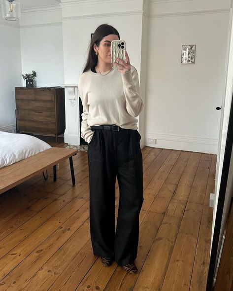 Minimalist outfit inspiration. I regularly share my outfits on instagram - follow along for more simple but chic fashion ideas. Black blazer wide leg trousers, cream crew neck jumper, and black ankle boots. Easy outfit ideas for women. Smart-casual outfit inspiration, every day outfits for women. #theannaedit Black Trousers Smart Casual, Black Trousers Autumn Outfit, Black Smart Trousers Outfit, Black Trousers And Trainers Outfit, Black Trousers And Cardigan Outfit, Layer Clothes, Wfh Outfits, Smart Casual Women, Black Wide Leg Trousers