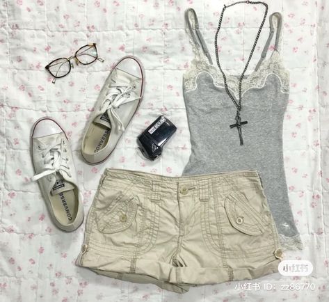 cute outfit, outfit ideas, outfit inspiration, summer outfits, grunge outfit Summer Outfits Grunge, Coquette Outfits, Grunge Coquette, Outfit Inso, Grunge Outfit, Downtown Outfits, 2000s Outfits, Ideas Outfit, Swaggy Outfits