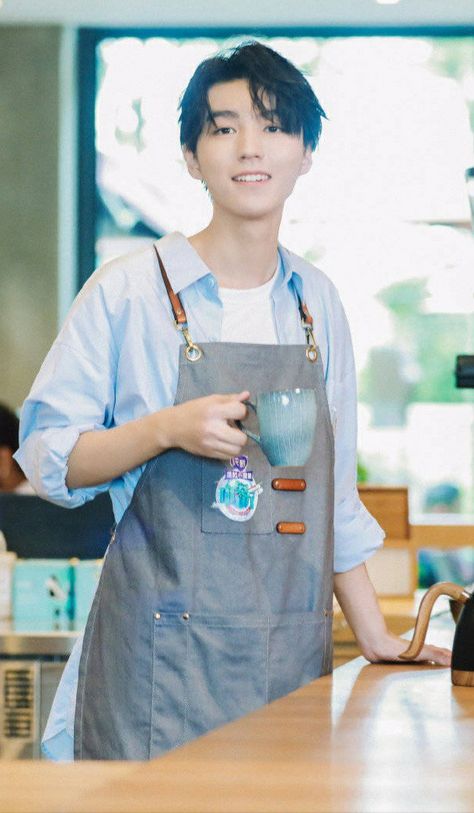 Cashier Pose Reference, Barista Drawing Reference, Waiter Pose References, Barista Pose Reference, Guy In Apron, Male Perspective Poses, Barista Photoshoot, Barista Pose, Waiter Pose