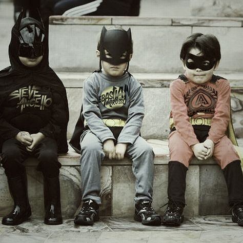 breakfastdesign Swedish house mafia halloween costumes dosfamily The Bat Man, I Am Batman, Smosh, Batman And Robin, Gandalf, Super Hero Costumes, Dark Knight, Little People, Supergirl