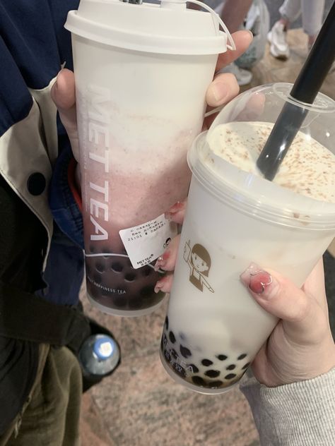 boba aesthetic, bubble tea, date aesthetic, girly hanging out, nails ideas, drink aesthetic, food inspo, pink aesthetic, cute girl aesthetic Aesthetic Boba Pictures, Pink Boba Aesthetic, Tea Date Aesthetic, Pop Pop Nayeon, Boba Date Aesthetic, Aesthetic Bubble Tea, Boba Tea Aesthetic, Bubble Tea Aesthetic, Bubble Tea Cute