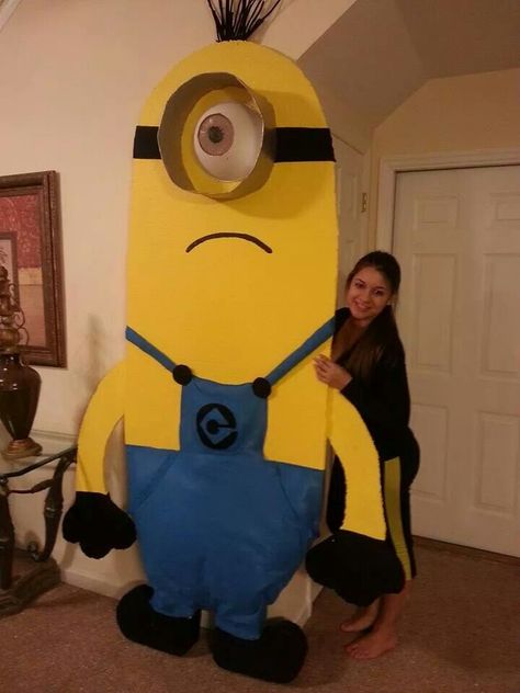 Life size minions. We made them from Styrofoam boards. Minion Party Theme, Pink Minion, Minions Love, Minion Party, Trunk Or Treat, Halloween 2024, School Decorations, Life Size, 2nd Birthday