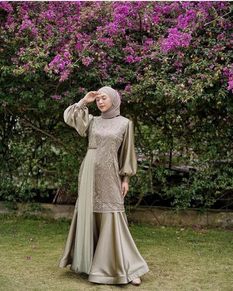 Bridesmaid Dresses Hijab, Dress Brokat Modern, Dress Muslim Modern, Braidsmaid Dresses, Kebaya Modern Dress, Tutorial Hijab Pashmina, Model Gamis, Dress Pesta, Kebaya Dress