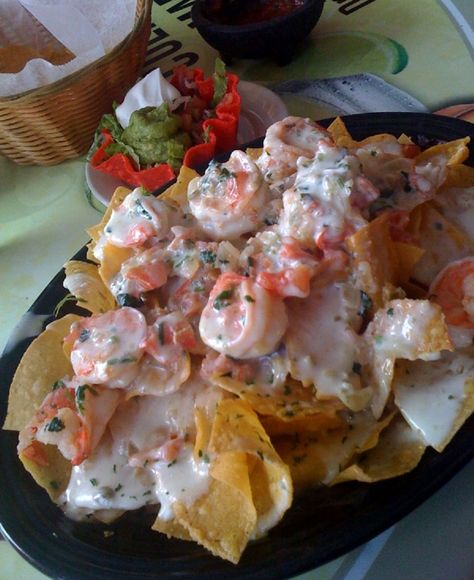 Red Lobster Shrimp Nachos Recipe Red Lobster Recipes, Red Lobster Copycat, Shrimp Nachos, Red Lobster Shrimp, Lobster Recipes, Copycat Restaurant Recipes, Nachos Recipe, Red Lobster, Cheese Sauce