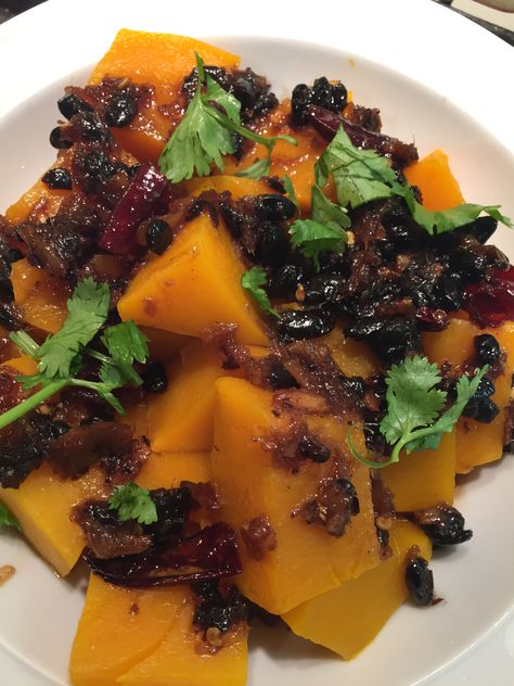 Steamed Pumpkin with salted black bean sauce | freespiritfood Chinese Pumpkin Recipe, Steamed Pumpkin, Black Bean Sauce Recipe, Japanese Tofu, Steam Pumpkin, Spirit Food, Neil Perry, Tasty Thai, Black Bean Recipes