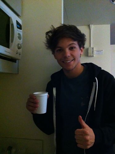 Louis Tomlinson, One Direction, On Twitter, Twitter