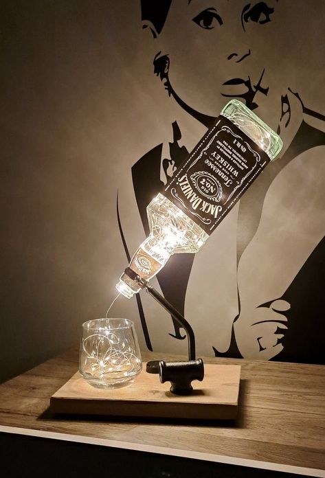 Lamp From Bottle, Jack Daniels Lampe, Cool Things For Your Room, Jack Daniels Lamp, Jack Daniels Birthday, Jack Daniels Gifts, Light Switch Art, Liquor Bottle Lamp, Jack Daniels Bottle