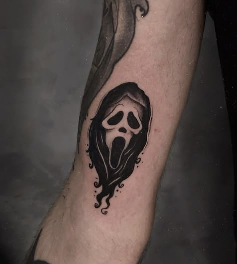 Scream Tatoos Ideas, Black Work Horror Tattoo, Ghostface Flash Tattoo, Ghost Face Tattoo Stencil, Scream Movie Tattoo, Small Horror Tattoos, Tattoos Ghostface, Small Movie Tattoos, Scream Tattoo Ideas